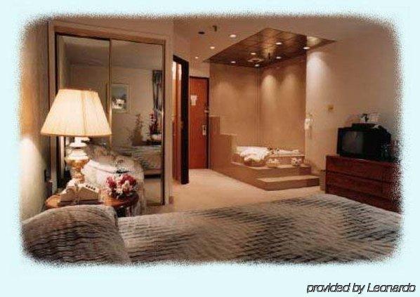 Albatross Hotel Gander Room photo